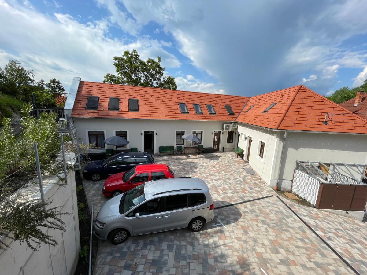 شقة Monbuhim Twin Veszprém المظهر الخارجي الصورة